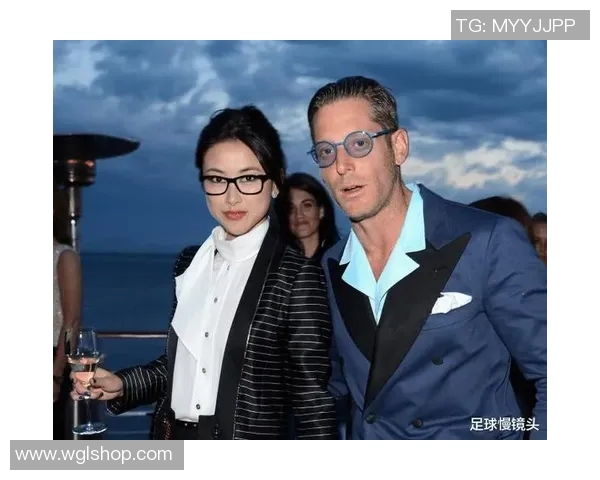 足球明星推特账户揭秘:他们如何与粉丝互动并分享生活点滴 足球明星推特账户揭秘:他们如何与粉丝互动并分享生活点滴