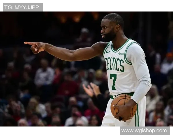 鹿篮球明星的辉煌历程与未来展望：从新秀到联盟巨星的成长之路